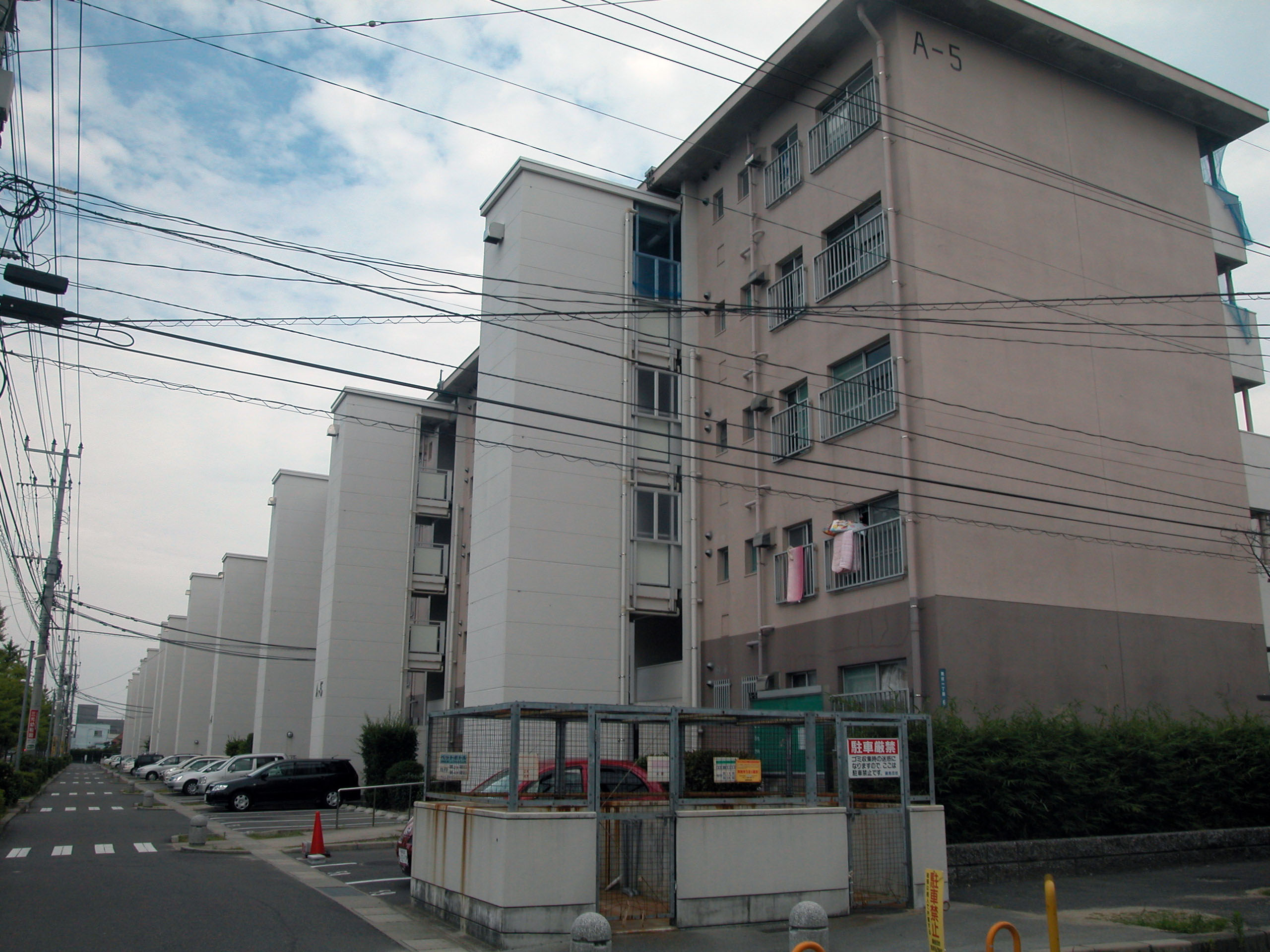 佐賀県営鍋島団地（中層住棟、改善）